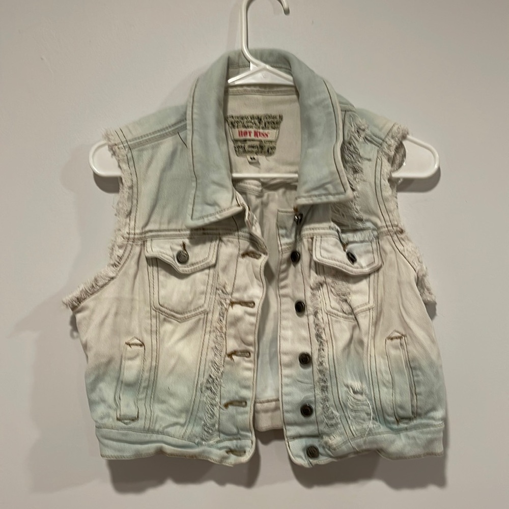 Hot Kiss, Short sleeve jean jacket